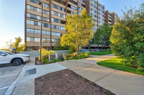 Photo for 750 Washington Rd 802