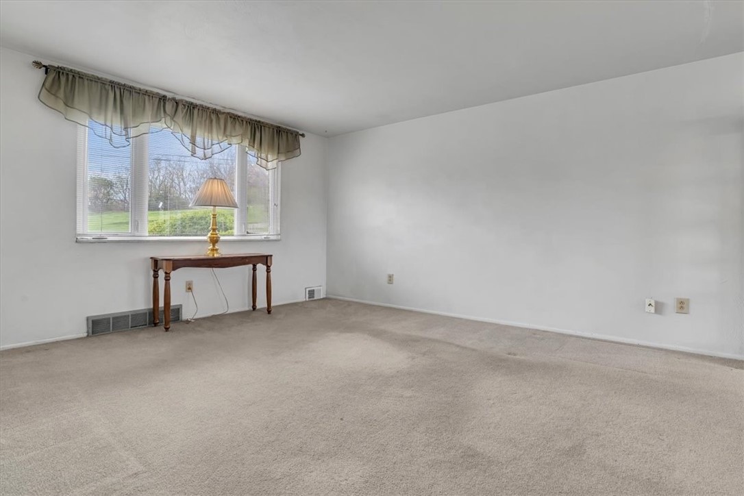 669 Idaho Ave Ave, Verona, Pennsylvania image 3