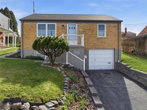 Photo of 3236 Circle Dr, Pittsburgh, PA 15227 (MLS # 1745248)