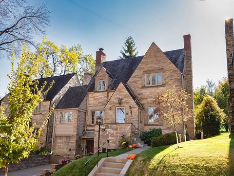 Photo of 621 Beverly Rd, Pittsburgh, PA 15243 (MLS # 1729297)