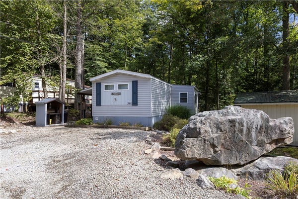 340 FERNCREEK PARK # 340, CHAMPION, PA 15622 - Image 6a9da2bc9ef1b48cff5f9a4a52ba11b5/1798662396