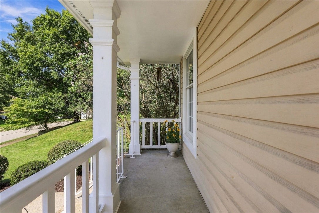 1607 Eaglewood Court