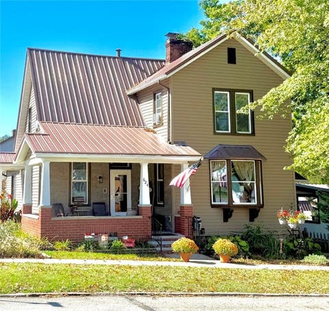 Photo for 624 Center St