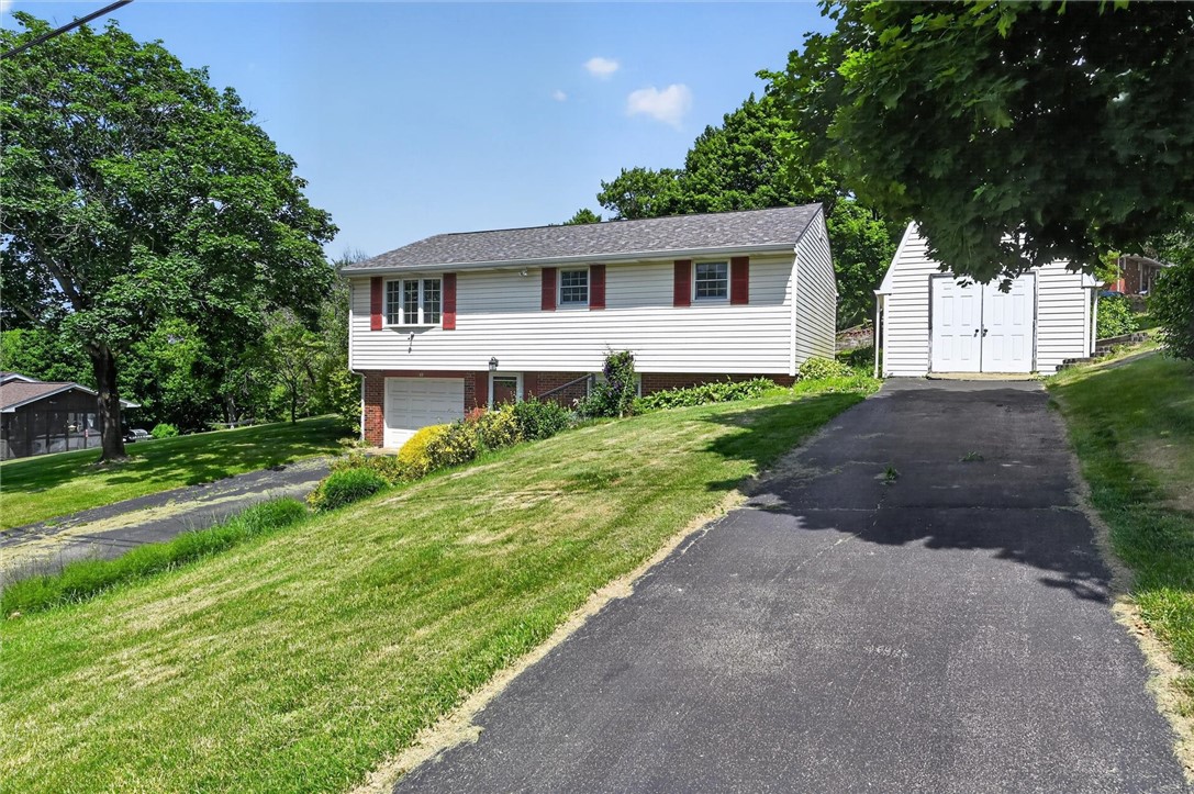 105 Willow Dr