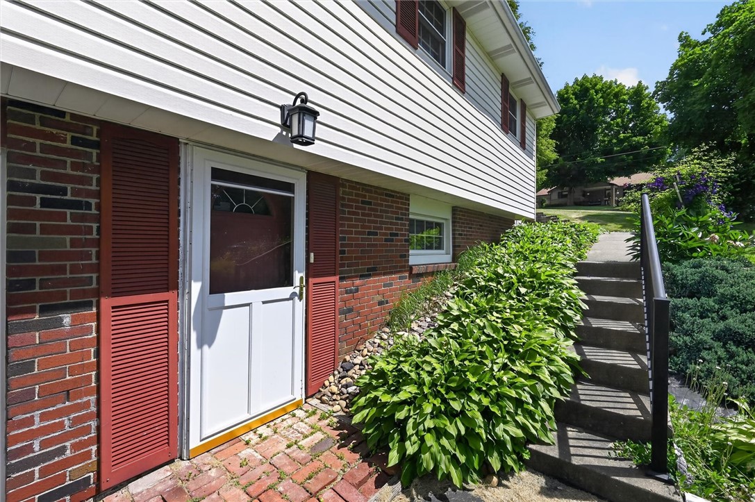 105 Willow Dr