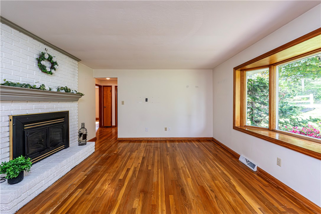 129 FRANKLIN DRIVE