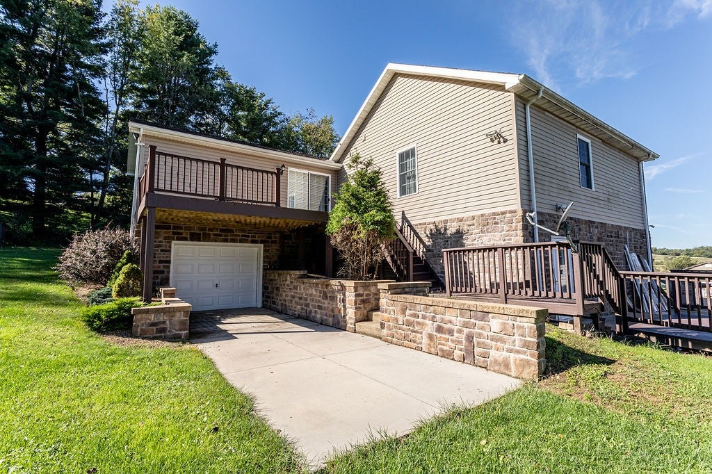115 Maple Hill Lane