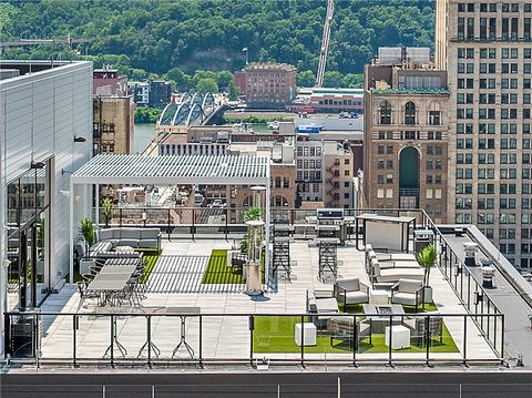 Photo of 350 Oliver Ave #909, Pittsburgh, PA 15222 (MLS # 1751775)