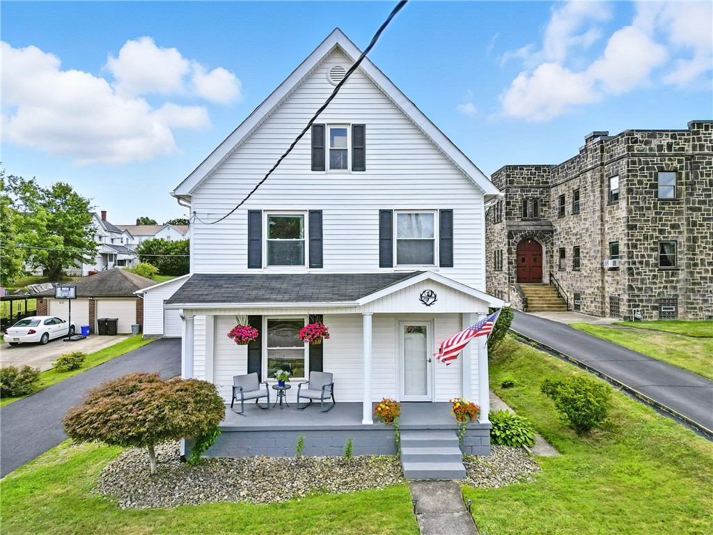 519 W Ridge Ave
