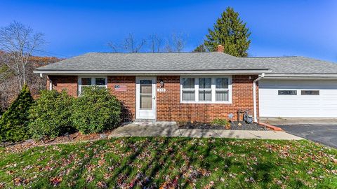 Photo for 173 Center Grange Rd