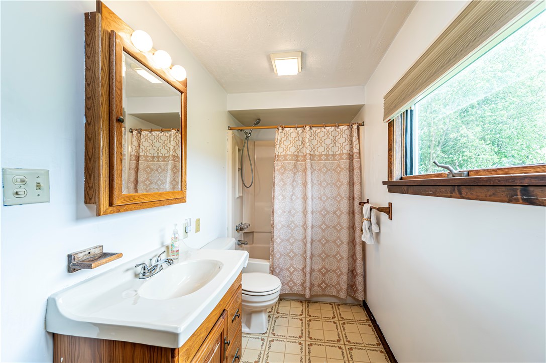 Derry Twp, Pennsylvania 15627, United States, 3 Bedrooms Bedrooms, ,2 BathroomsBathrooms,Residential,Pending,132838