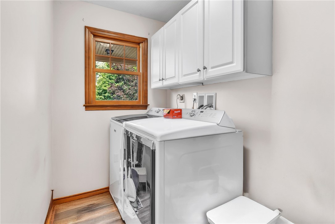 Cranberry Twp, Pennsylvania 16066, United States, 4 Bedrooms Bedrooms, ,3 BathroomsBathrooms,Residential,Pending,180184