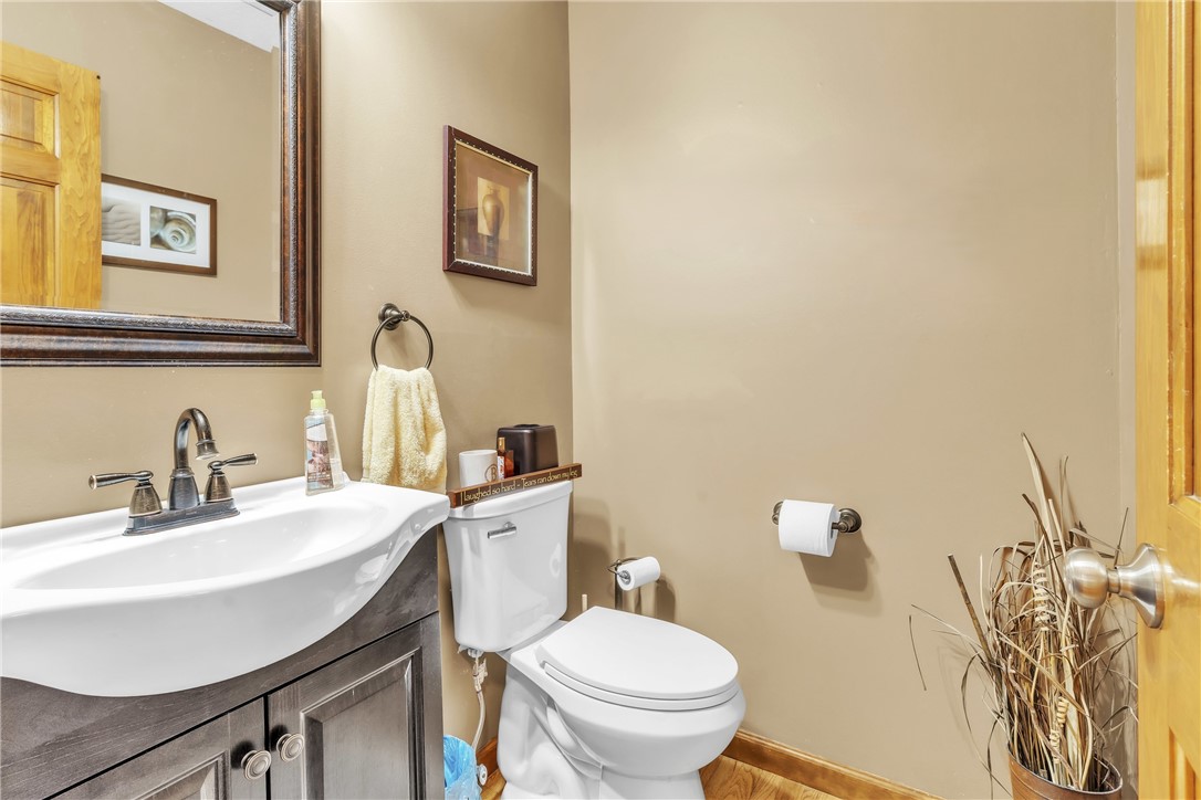 Cranberry Twp, Pennsylvania 16066, United States, 4 Bedrooms Bedrooms, ,3 BathroomsBathrooms,Residential,Pending,180184