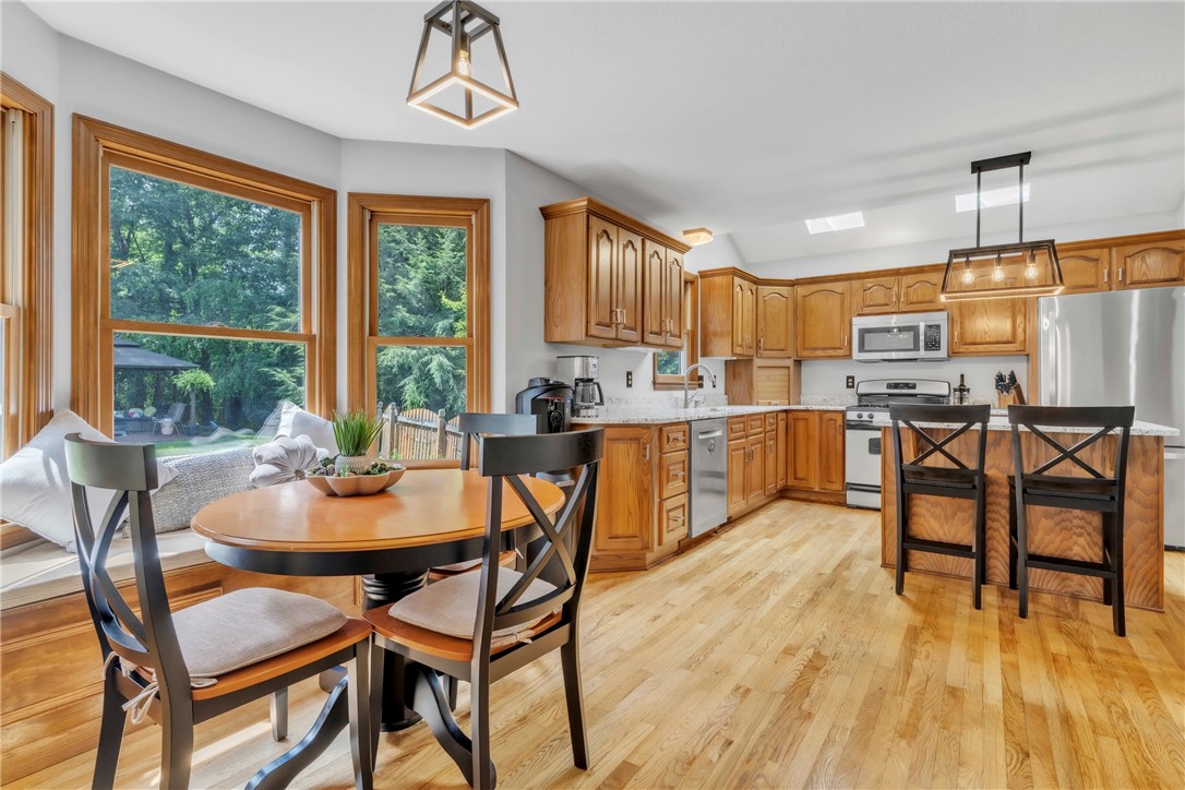 Cranberry Twp, Pennsylvania 16066, United States, 4 Bedrooms Bedrooms, ,3 BathroomsBathrooms,Residential,Pending,180184