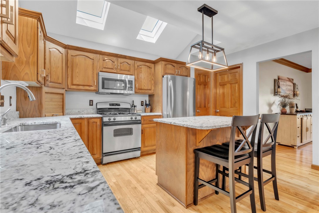 Cranberry Twp, Pennsylvania 16066, United States, 4 Bedrooms Bedrooms, ,3 BathroomsBathrooms,Residential,Pending,180184