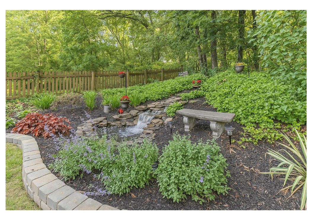 Cranberry Twp, Pennsylvania 16066, United States, 4 Bedrooms Bedrooms, ,3 BathroomsBathrooms,Residential,Pending,180184