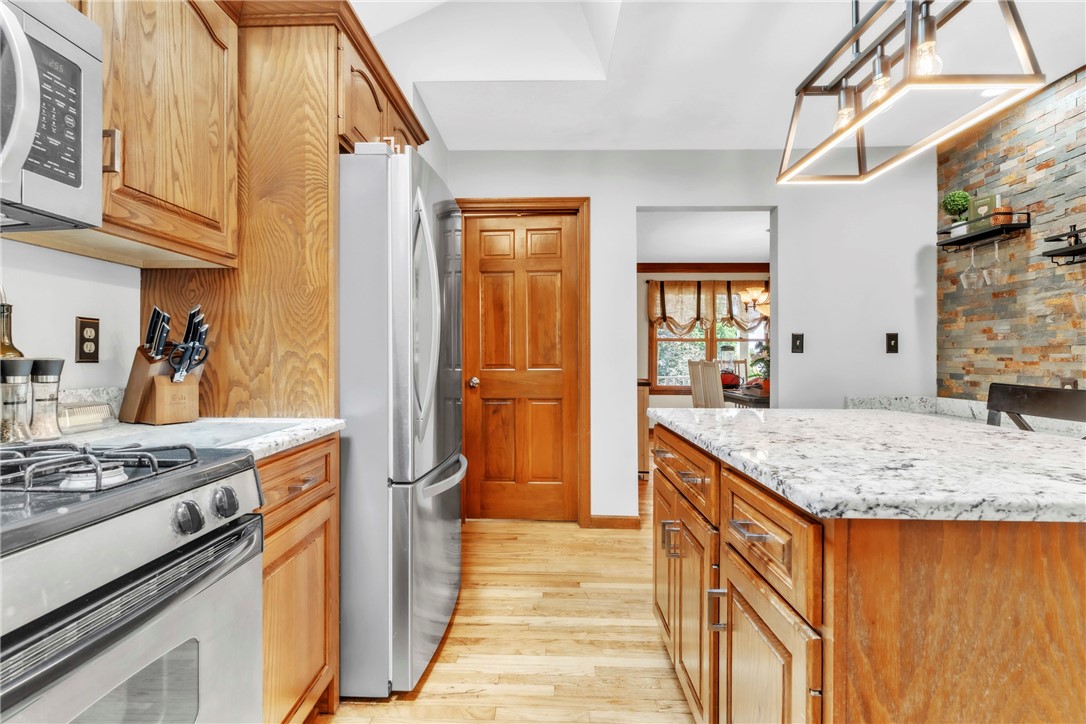 Cranberry Twp, Pennsylvania 16066, United States, 4 Bedrooms Bedrooms, ,3 BathroomsBathrooms,Residential,Pending,180184