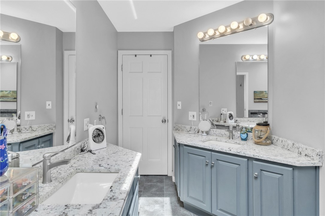 Cranberry Twp, Pennsylvania 16066, United States, 4 Bedrooms Bedrooms, ,3 BathroomsBathrooms,Residential,Pending,180184