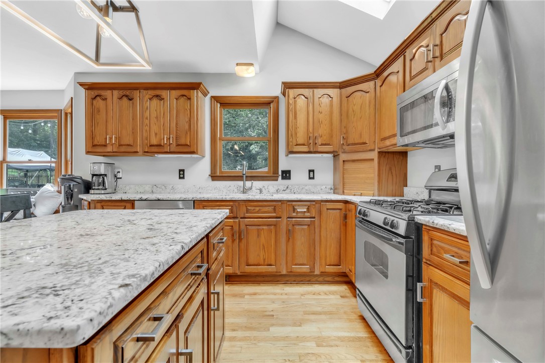 Cranberry Twp, Pennsylvania 16066, United States, 4 Bedrooms Bedrooms, ,3 BathroomsBathrooms,Residential,Pending,180184