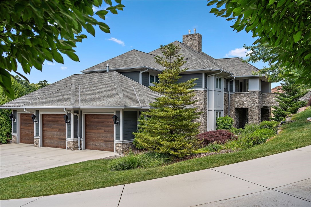 535 Macleod Drive