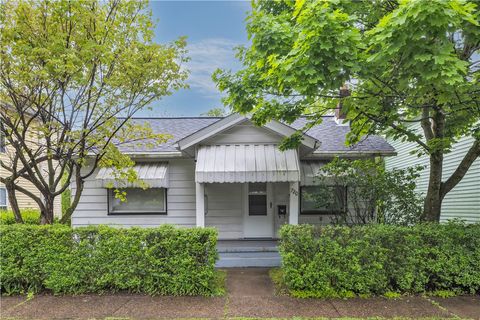 720 Sellers Jeannette PA 15644