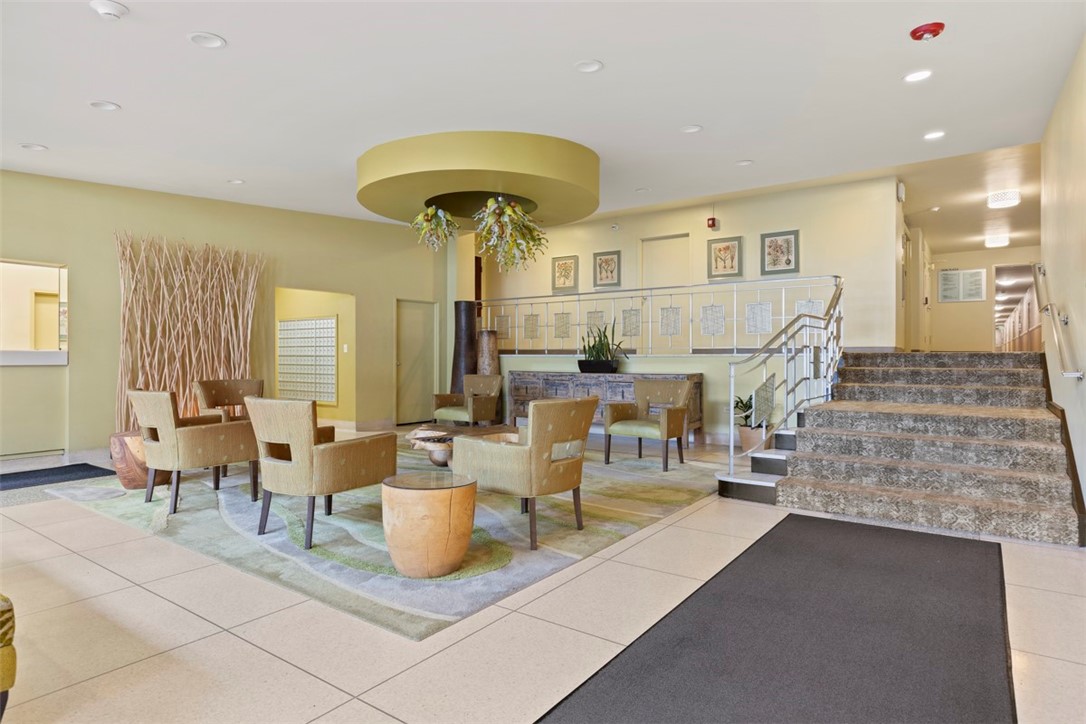 128 N Craig St 317