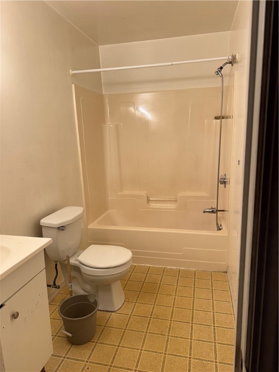 204 Waddell Ave, Clairton, Pennsylvania image 4