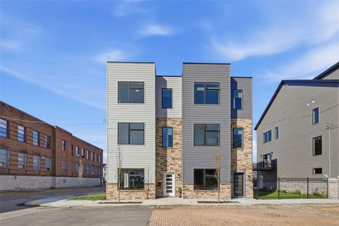 Photo of 905 Rickenbach St, Pittsburgh, PA 15212 (MLS # 1752522)