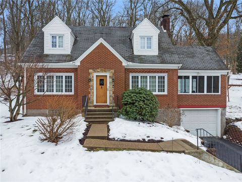 Photo of 30 Moore Ave, Jeanette, PA 15644 (MLS # 1744120)