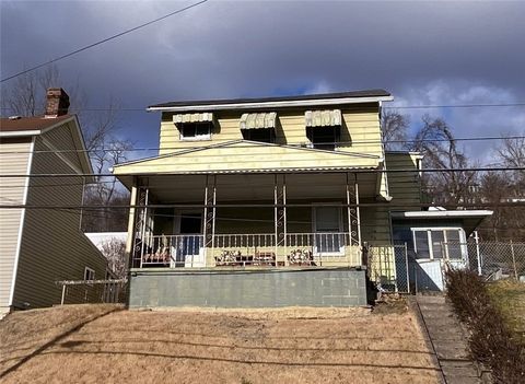 Photo of 504 Park Ave, Monongahela, PA 15063 (MLS # 1738211)