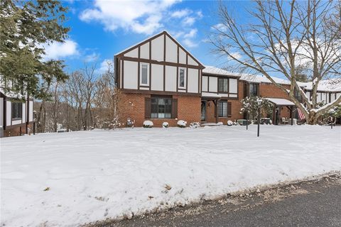 Photo of 812 Sewickley Heights Dr, Sewickley, PA 15143 (MLS # 1733711)