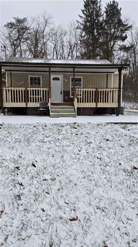 Photo of 2930 East Hardies Rd, Gibsonia, PA 15044 (MLS # 1735061)