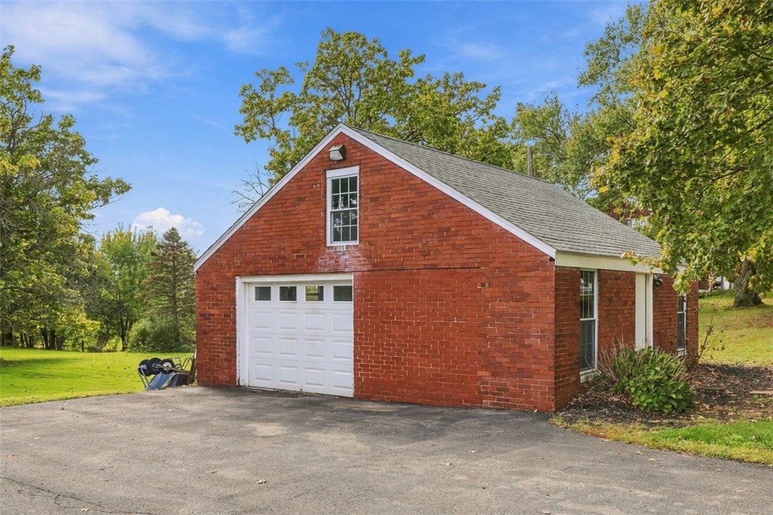 762 Hartzell School Rd