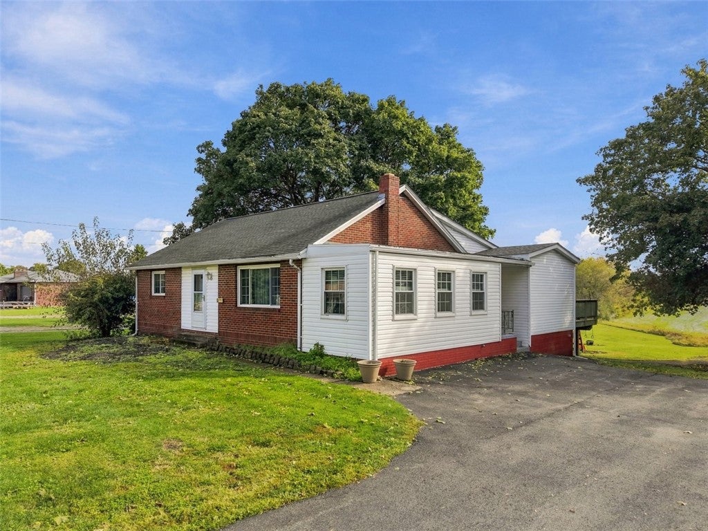 762 Hartzell School Rd