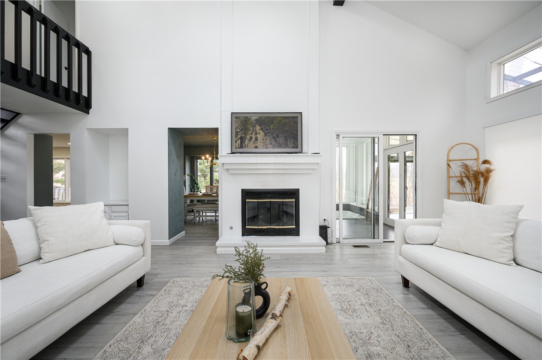 219 La Grande Dr