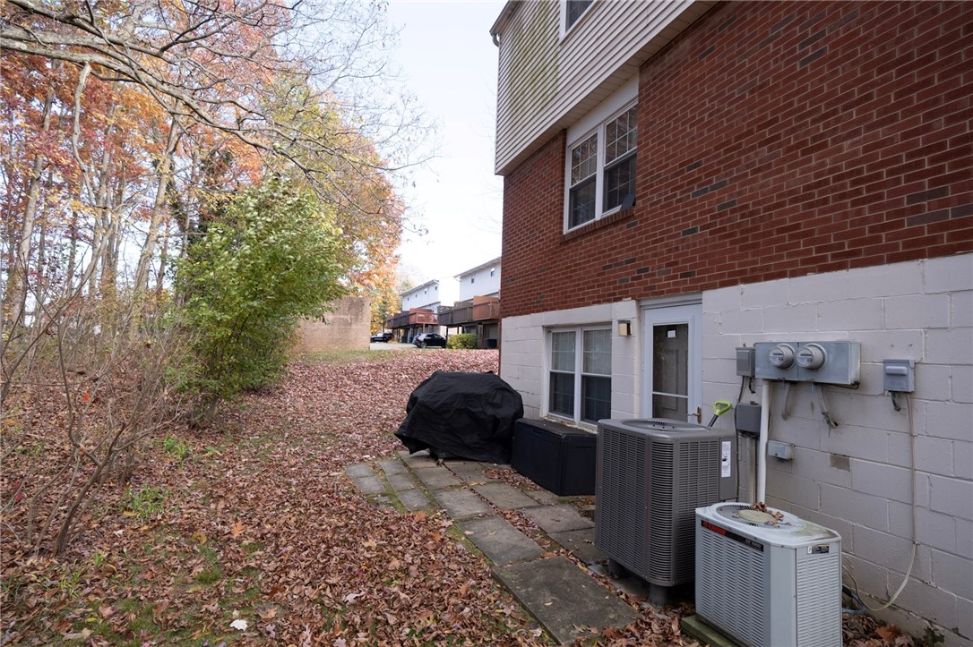 Cranberry Twp, Pennsylvania 16066, United States, 3 Bedrooms Bedrooms, ,2 BathroomsBathrooms,Residential,Active,247142