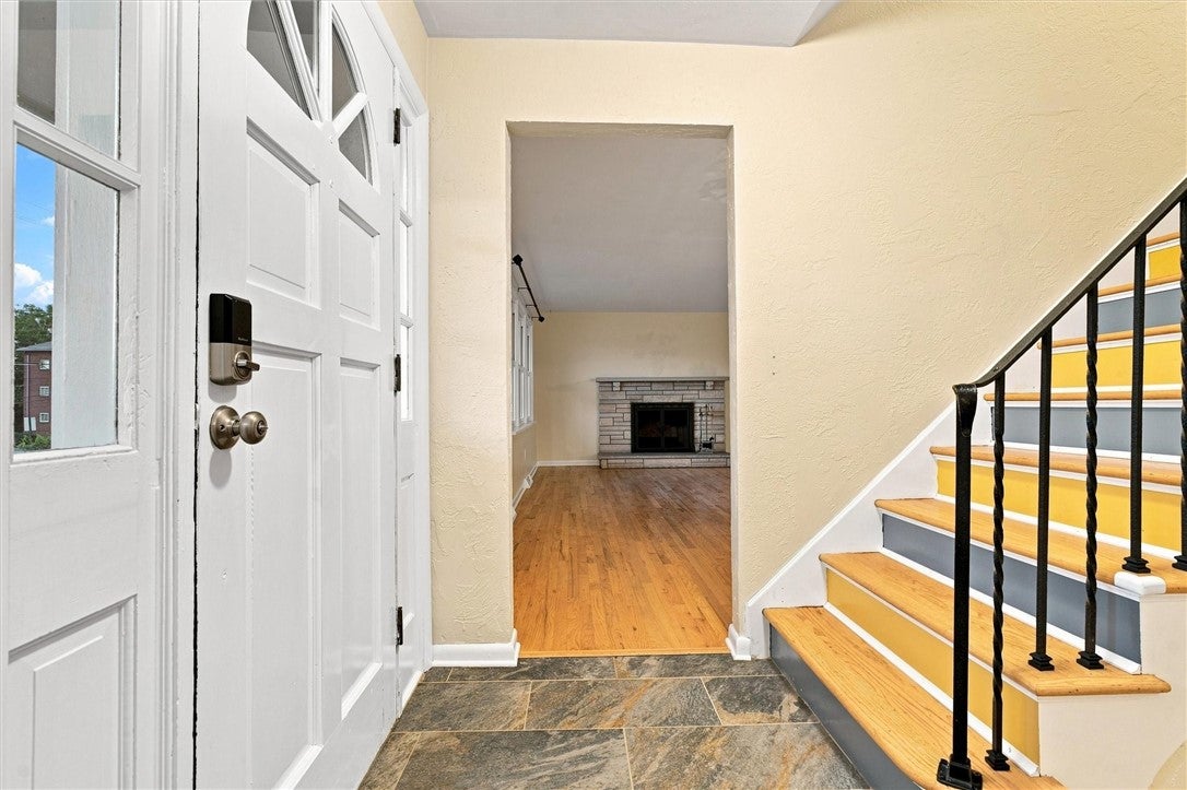 1003 Edward St