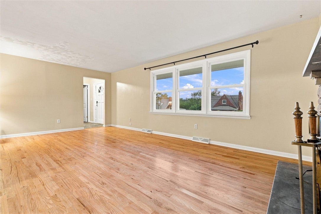 1003 Edward St