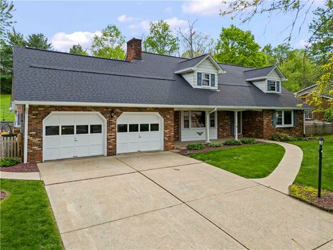 Photo of 103 Sweetbriar Dr, Canonsburg, PA 15317 (MLS # 1751966)