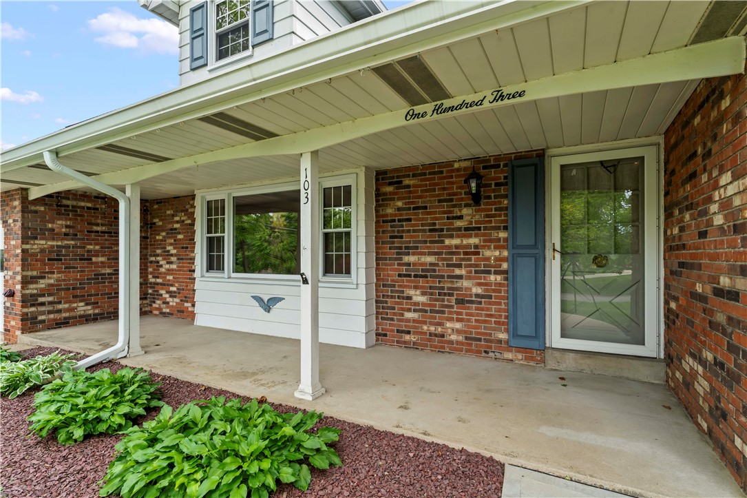 103 Sweetbriar Dr