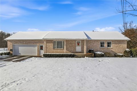 Photo of 2913 Saranac Dr, Sharpsville, PA 16150 (MLS # 1733773)