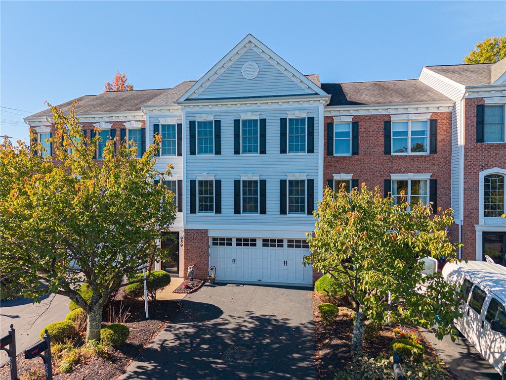 959 Montclair Dr