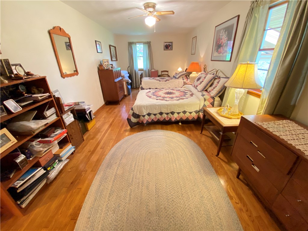 Hempfield Twp - Mer, Pennsylvania 16125, United States, 3 Bedrooms Bedrooms, ,3 BathroomsBathrooms,Residential,Contingent,120090