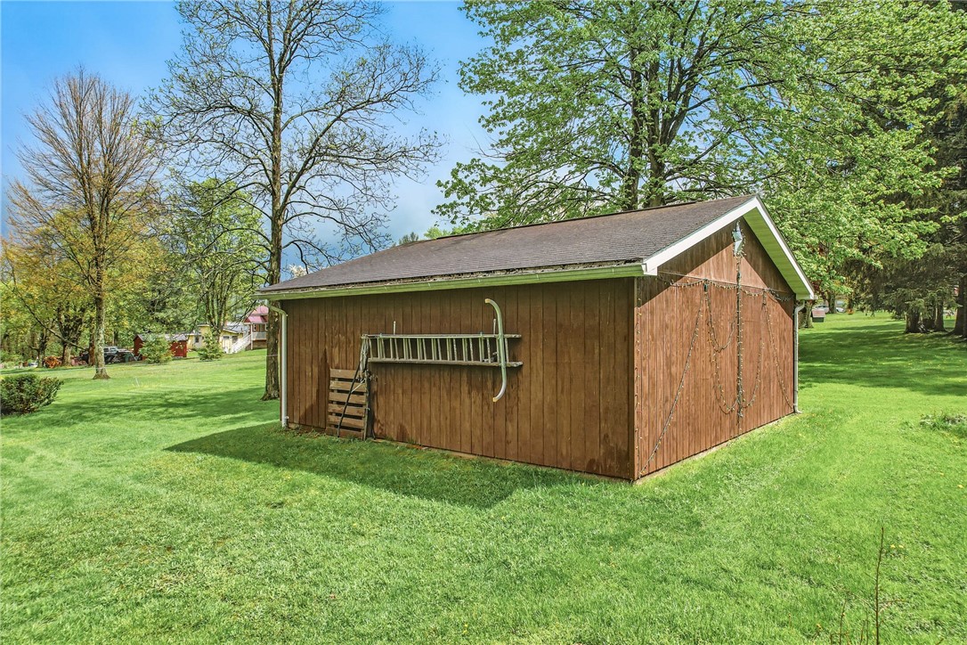 Hempfield Twp - Mer, Pennsylvania 16125, United States, 3 Bedrooms Bedrooms, ,3 BathroomsBathrooms,Residential,Contingent,120090