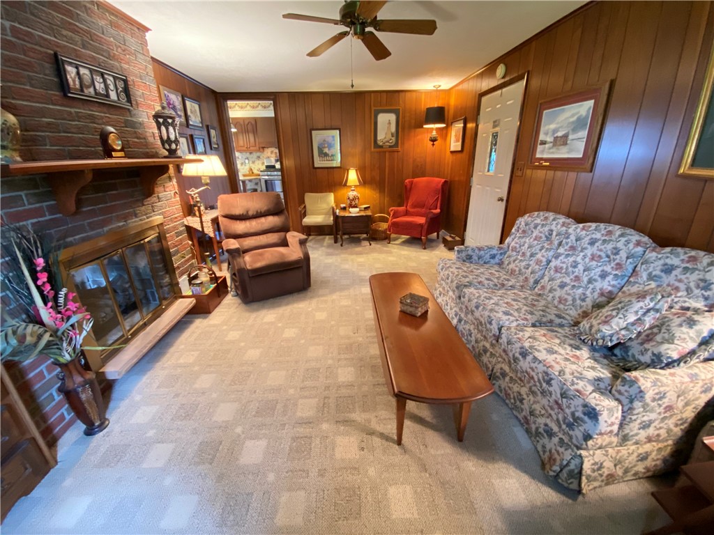 Hempfield Twp - Mer, Pennsylvania 16125, United States, 3 Bedrooms Bedrooms, ,3 BathroomsBathrooms,Residential,Contingent,120090