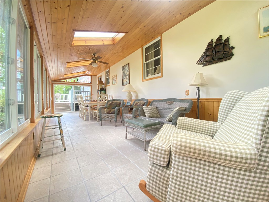 Hempfield Twp - Mer, Pennsylvania 16125, United States, 3 Bedrooms Bedrooms, ,3 BathroomsBathrooms,Residential,Contingent,120090