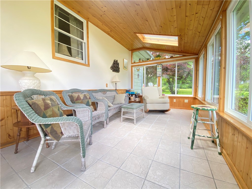 Hempfield Twp - Mer, Pennsylvania 16125, United States, 3 Bedrooms Bedrooms, ,3 BathroomsBathrooms,Residential,Contingent,120090