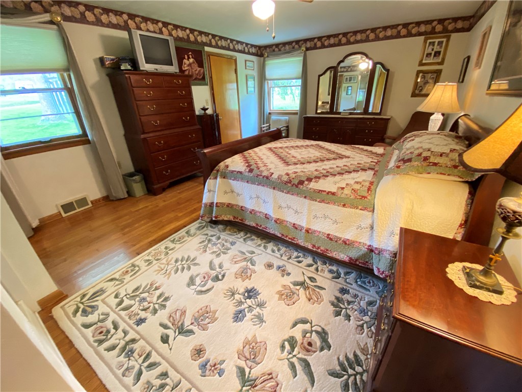 Hempfield Twp - Mer, Pennsylvania 16125, United States, 3 Bedrooms Bedrooms, ,3 BathroomsBathrooms,Residential,Contingent,120090