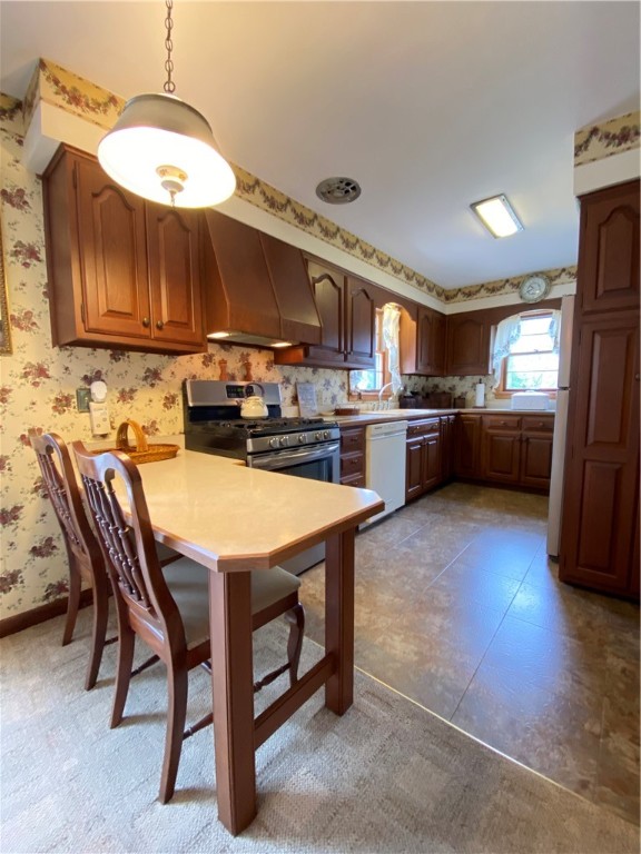 Hempfield Twp - Mer, Pennsylvania 16125, United States, 3 Bedrooms Bedrooms, ,3 BathroomsBathrooms,Residential,Contingent,120090