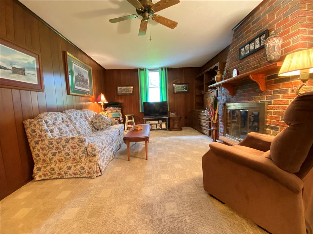 Hempfield Twp - Mer, Pennsylvania 16125, United States, 3 Bedrooms Bedrooms, ,3 BathroomsBathrooms,Residential,Contingent,120090